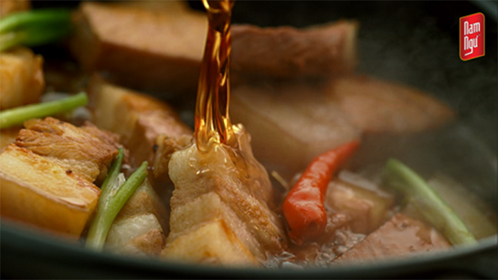 “Nước mắm công nghiệp toàn hóa chất” là đúng hay sai?