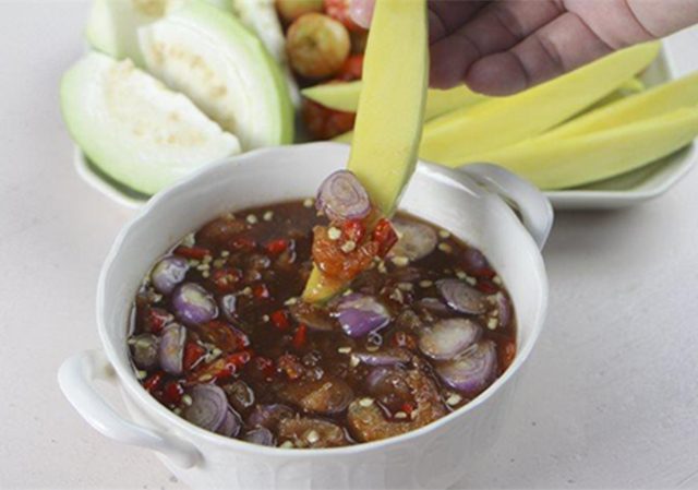 Cách làm nước mắm đường chấm xoài đảm bảo ngon
